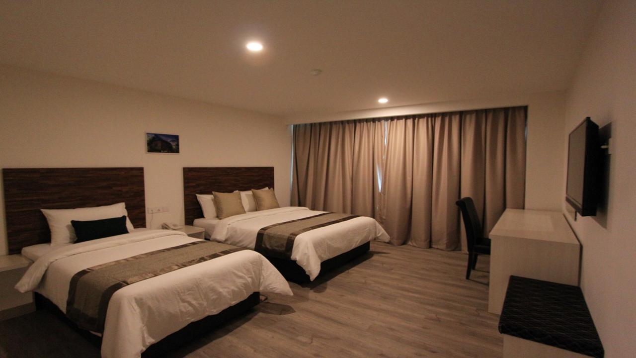 Molek Garden Hotel 2*