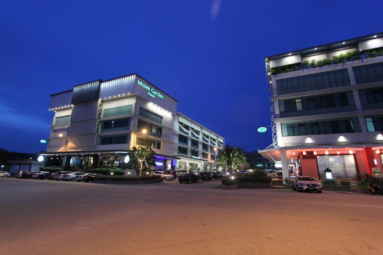 Molek Garden